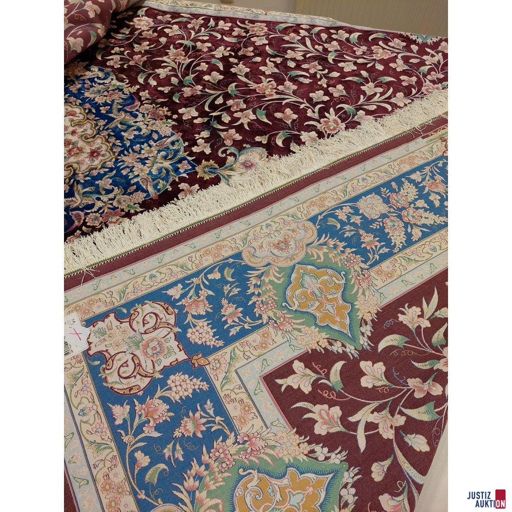 Maschineller Kn&uuml;pfteppich aus Viscose