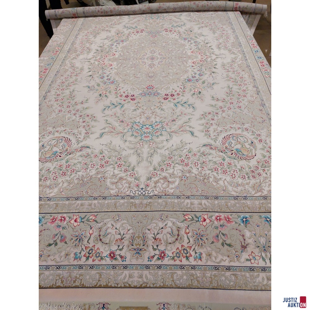 Maschineller Kn&uuml;pfteppich aus Viscose