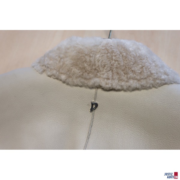 Lamfell Gilet mit Ledermix gearbeitet