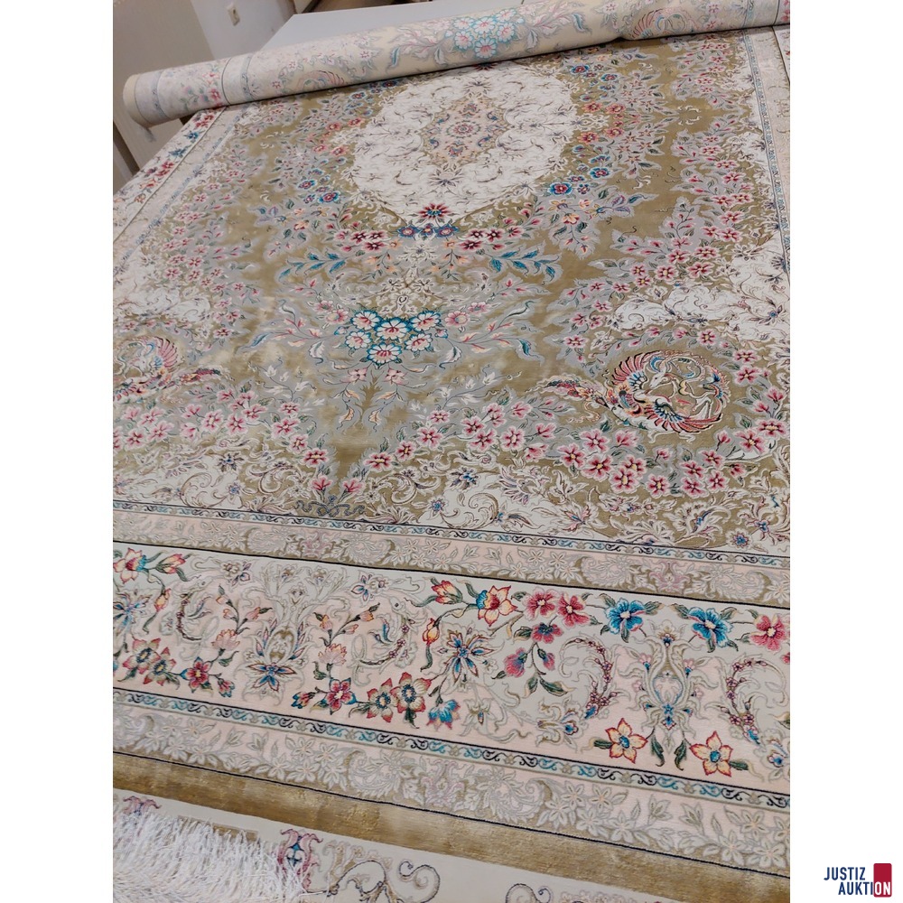 Maschineller Kn&uuml;pfteppich aus Viscose