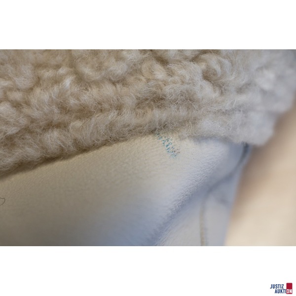 Lamfell Gilet mit Ledermix gearbeitet