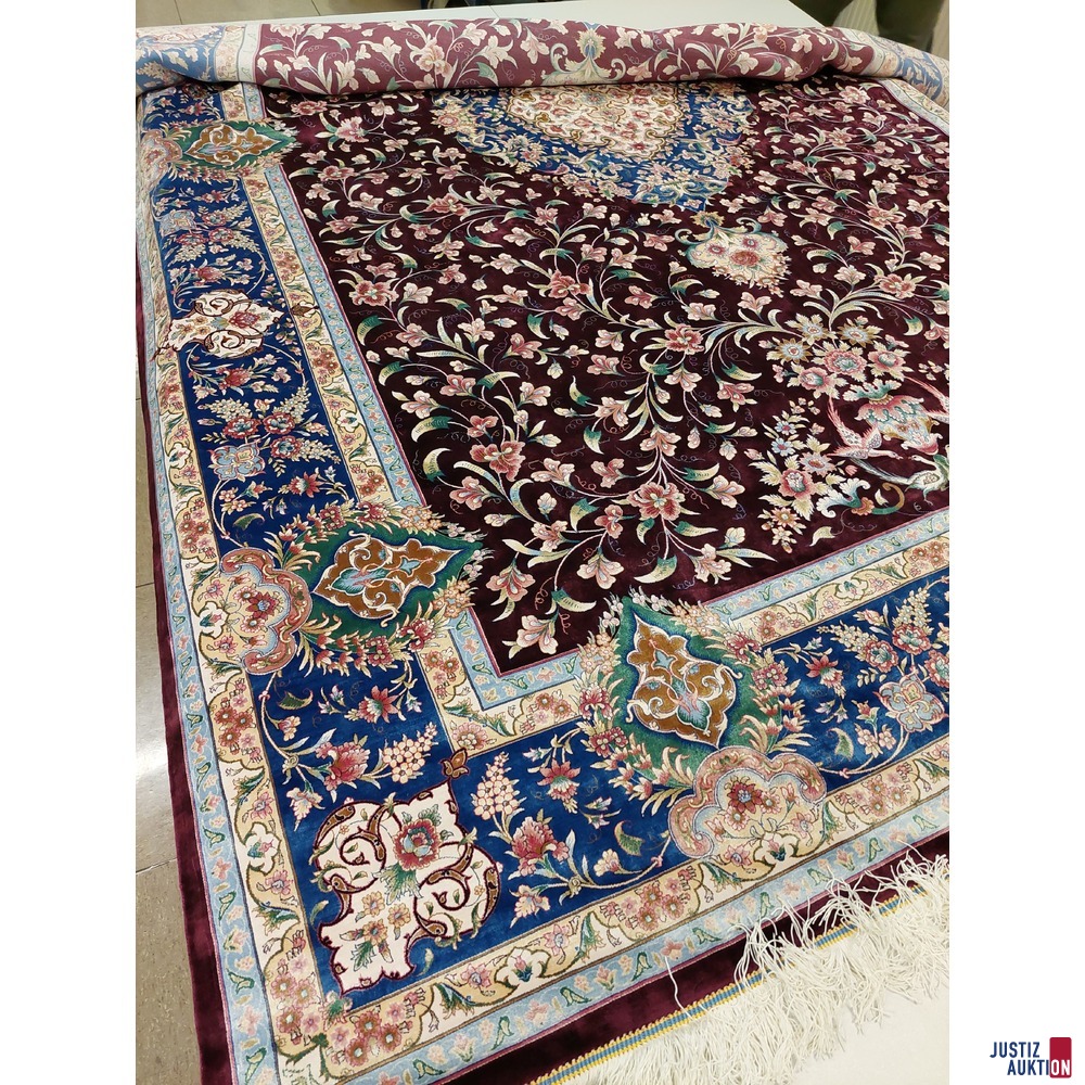 Maschineller Kn&uuml;pfteppich aus Viscose