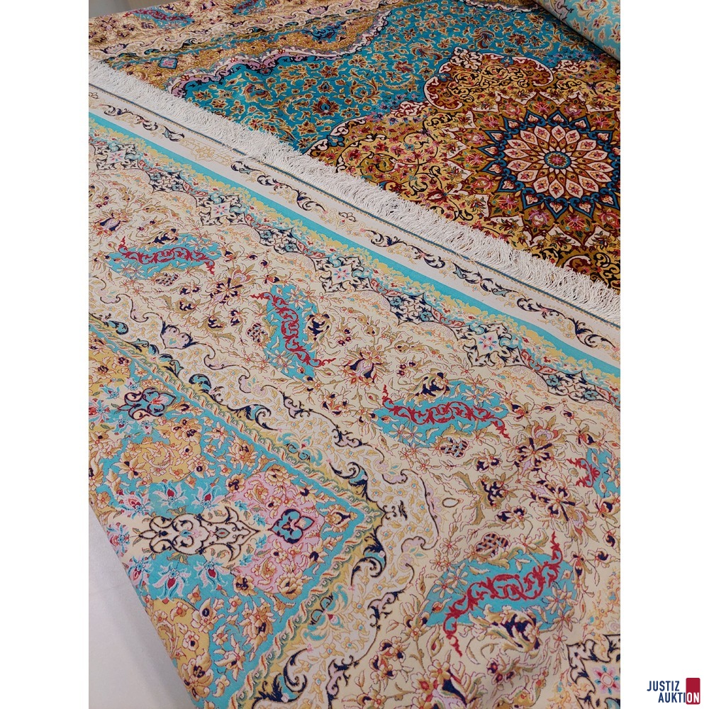 Maschineller Kn&uuml;pfteppich aus Viscose