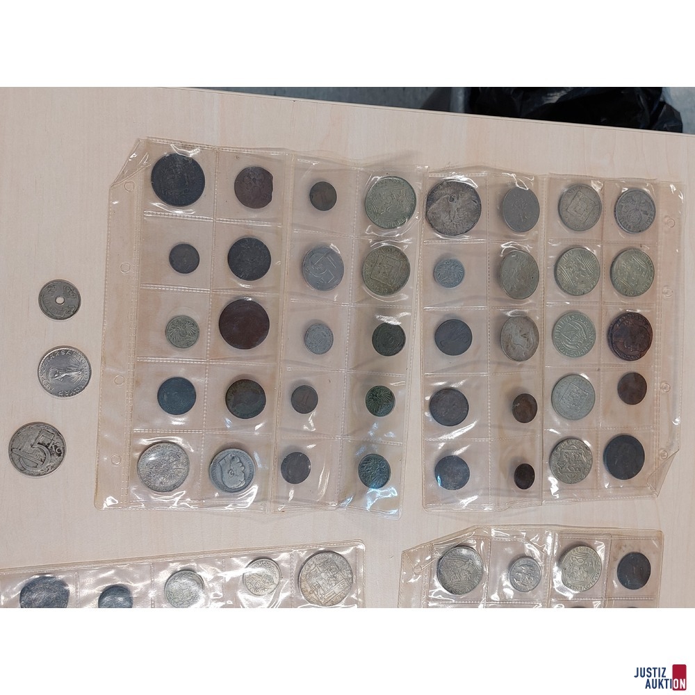83 M&uuml;nzen in 4 Albumbl&auml;ttern