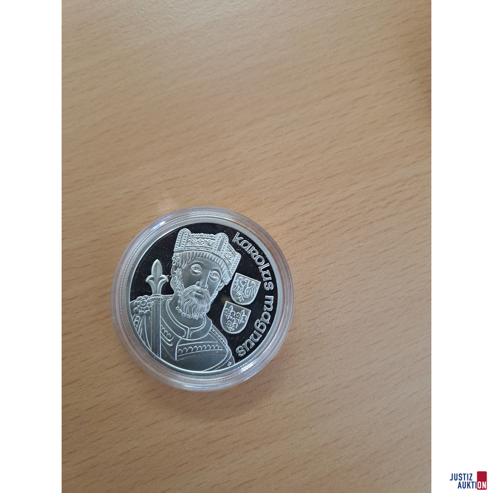 M&uuml;nze silberfarben Aufschrift 100 Schilling 2001