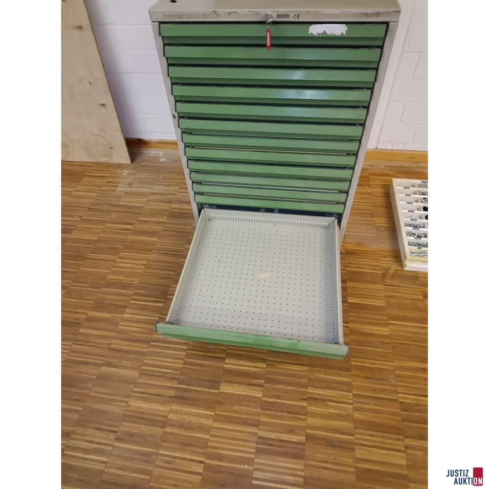 Schublade unten