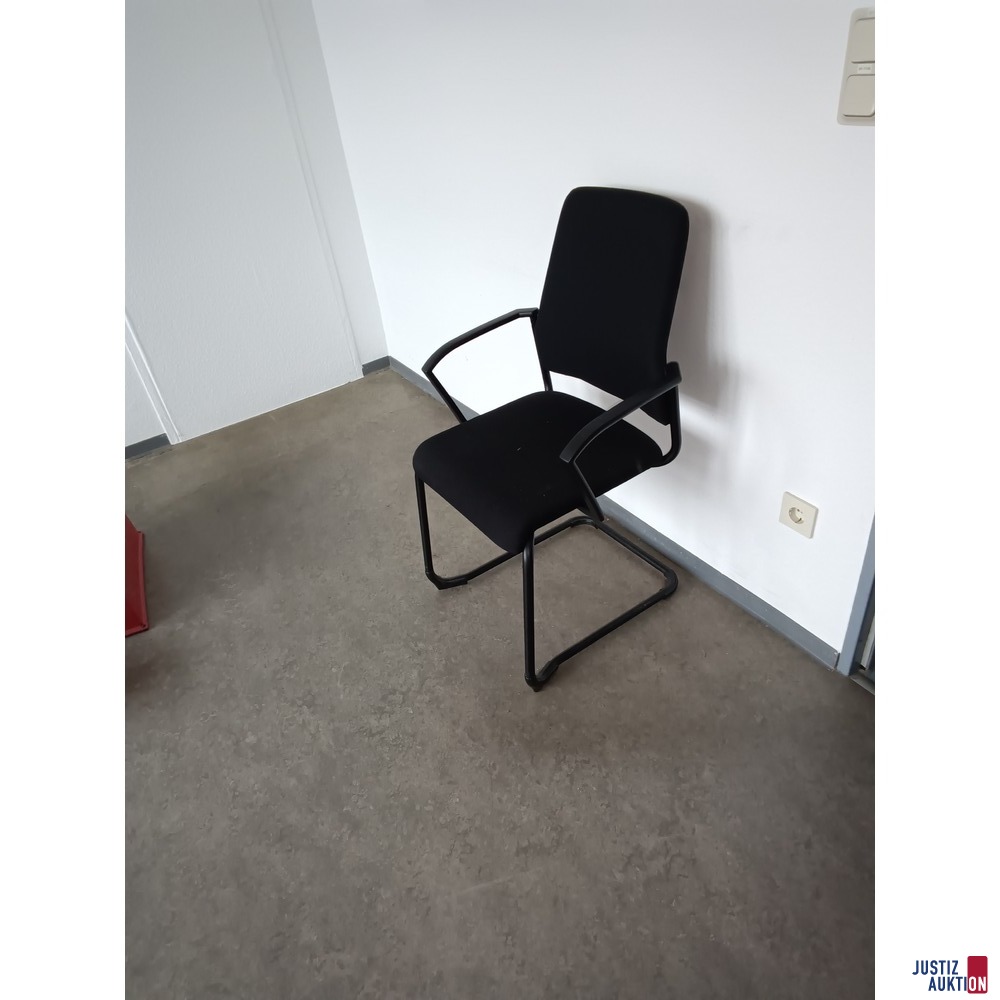 Seitenansicht siebter Stuhl