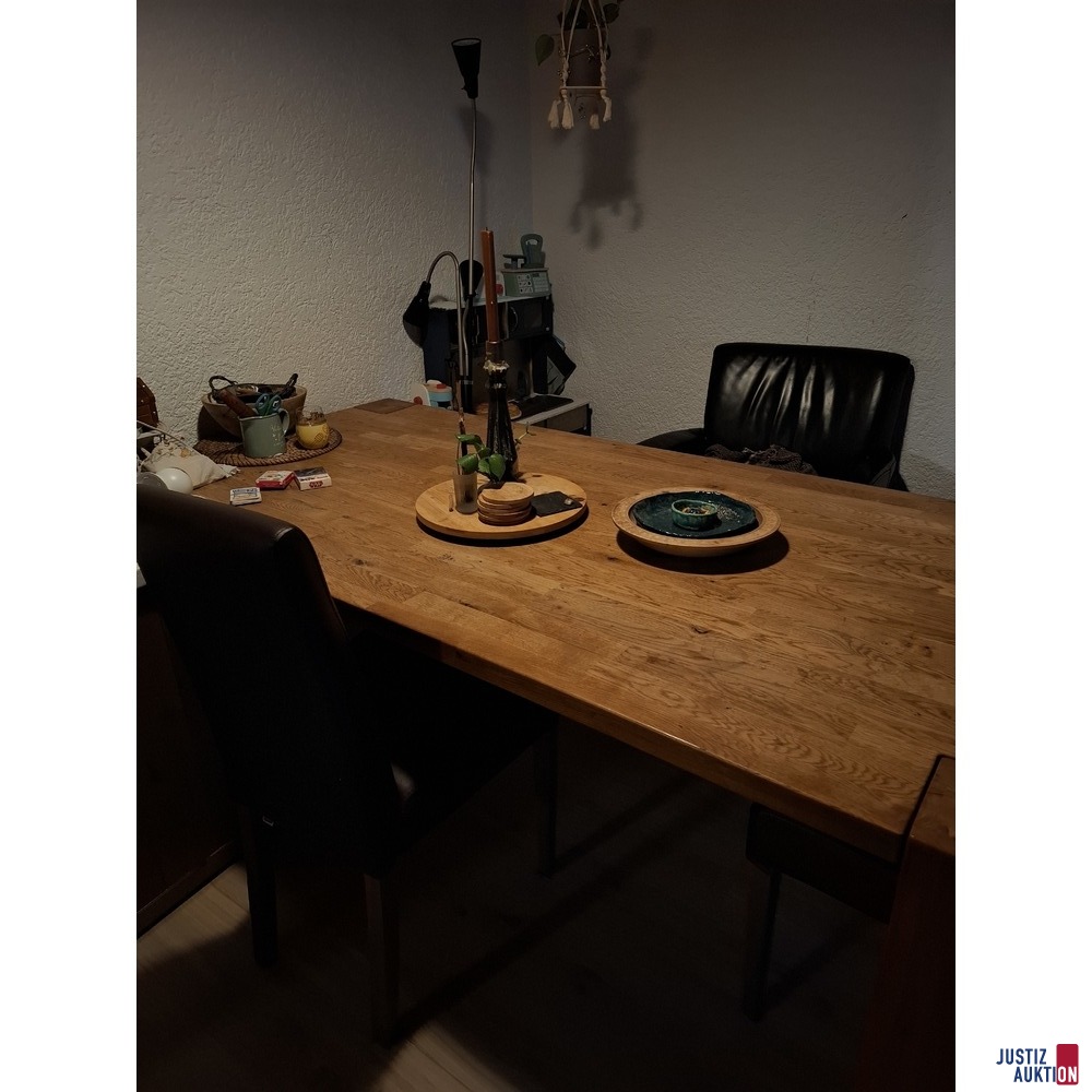 Holztisch