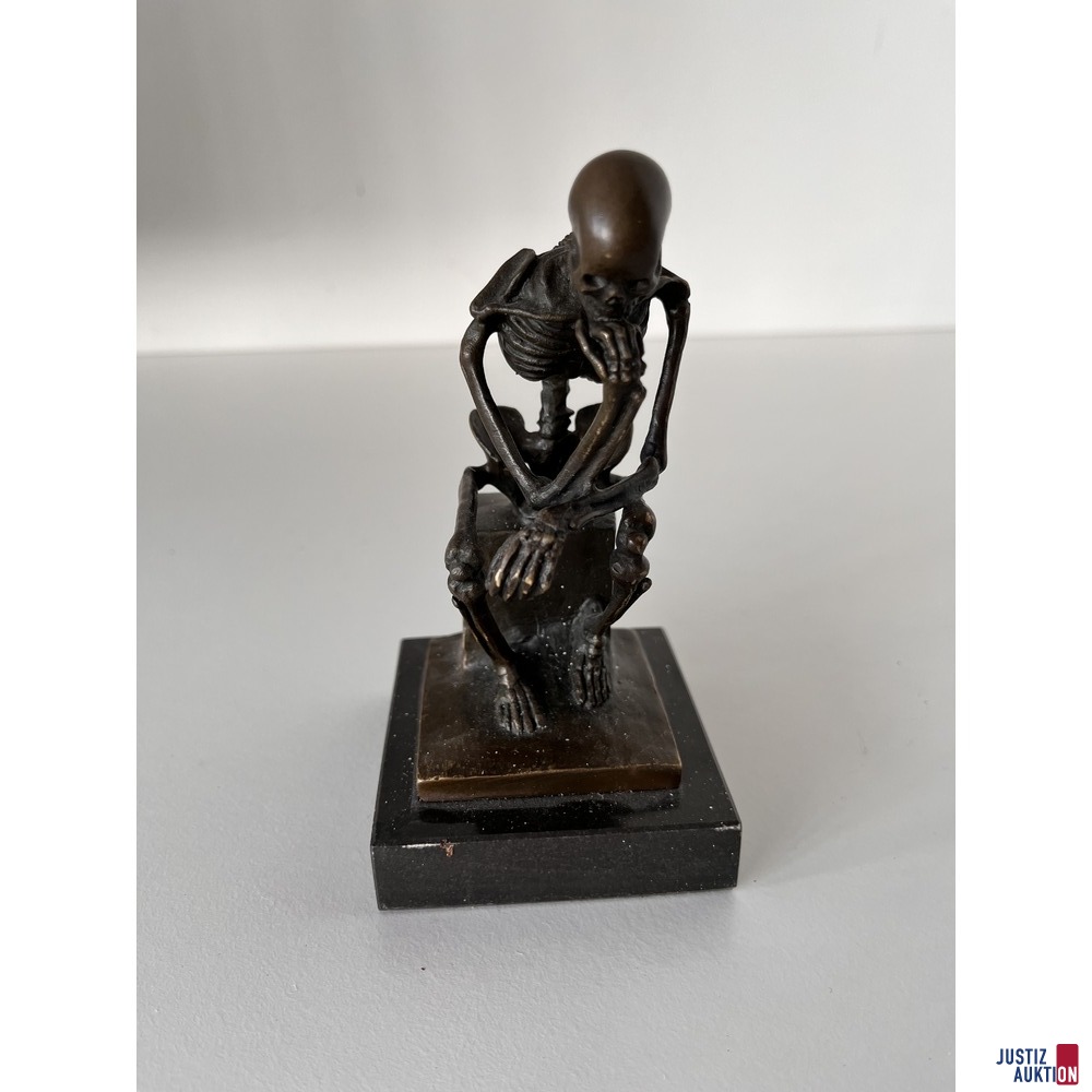 Bronze auf Marmor