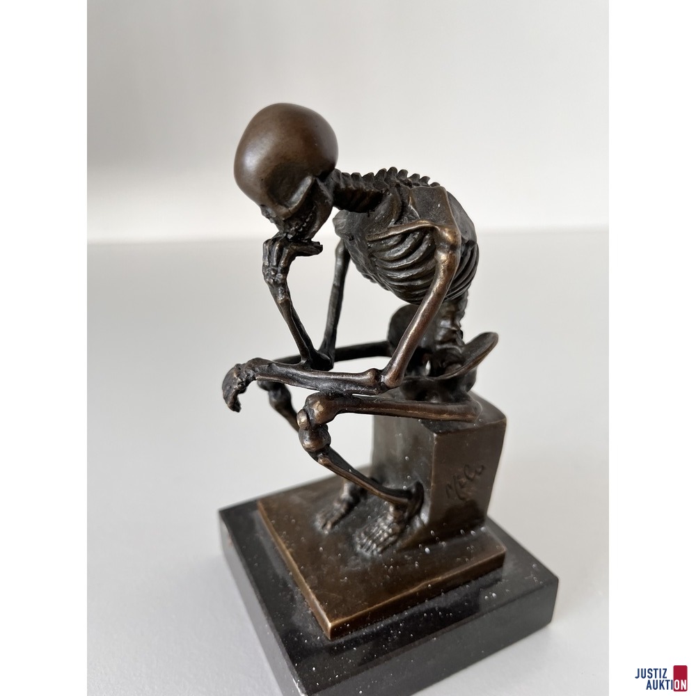 Bronze auf Marmor "Skelett"