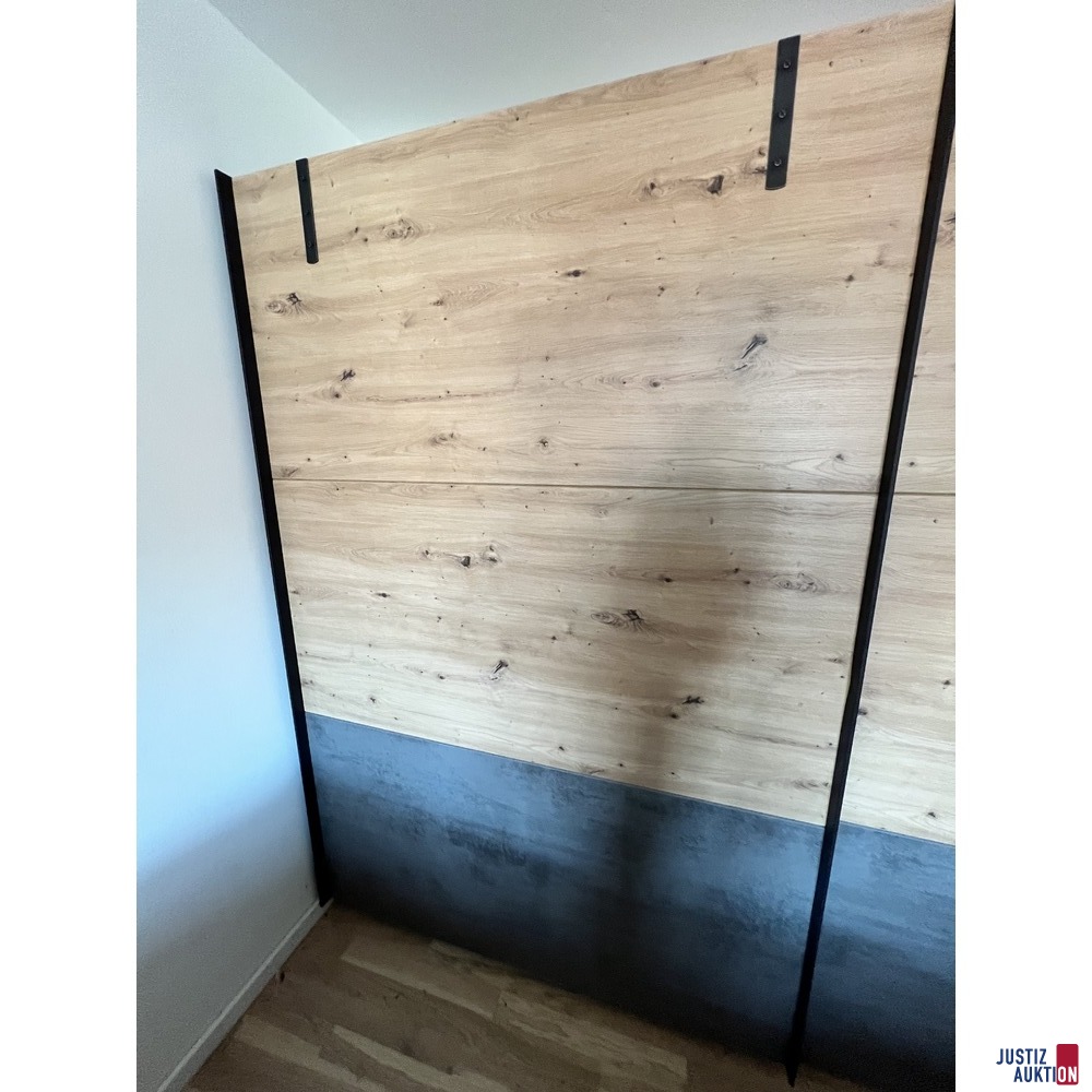 Kleiderschrank