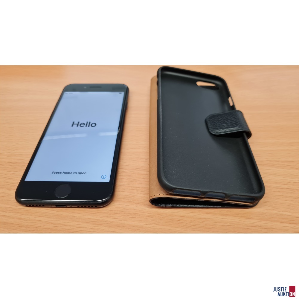IPhone 7 (Vorderansicht) mit Kunstlederhülle