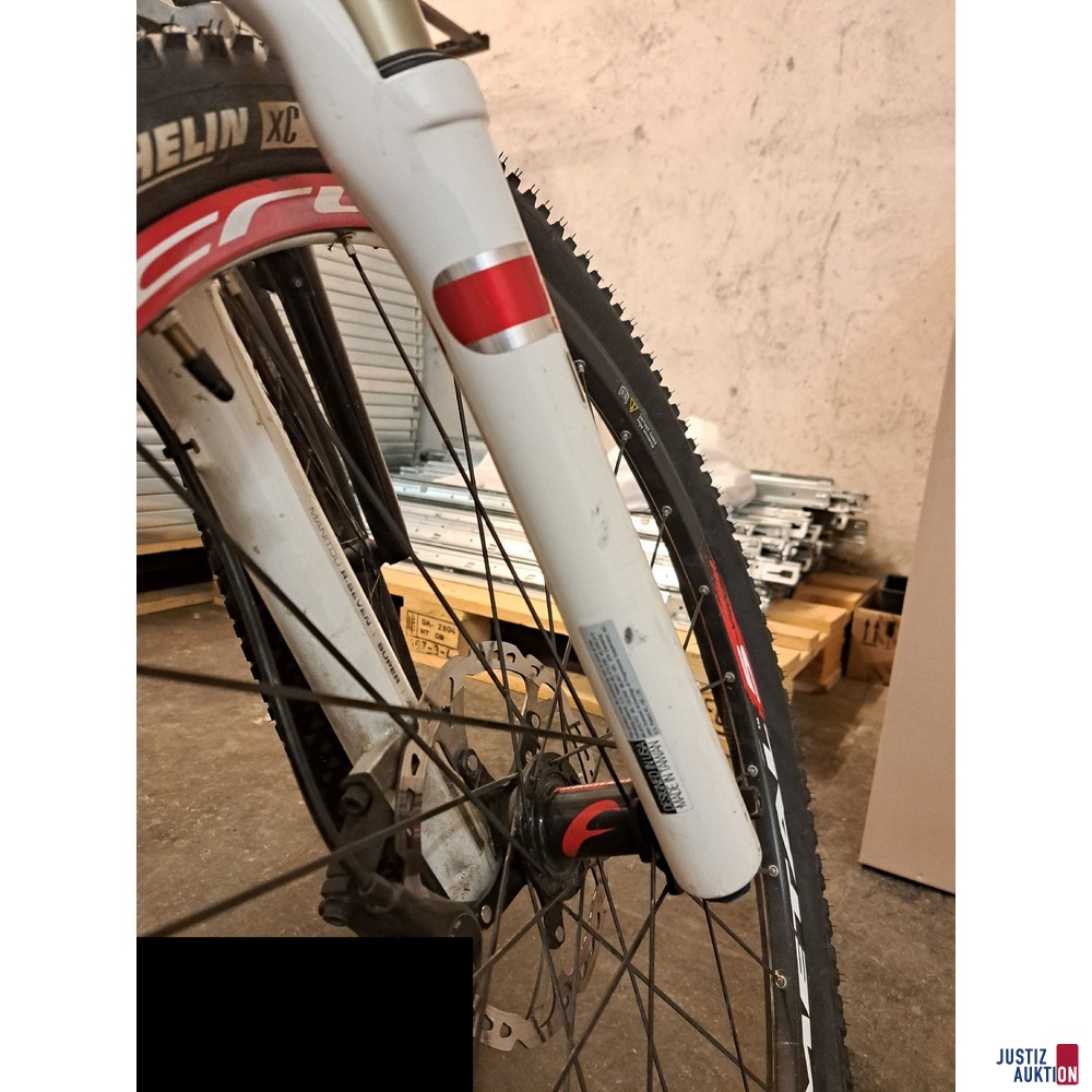 Mountainbike der Marke EYBL