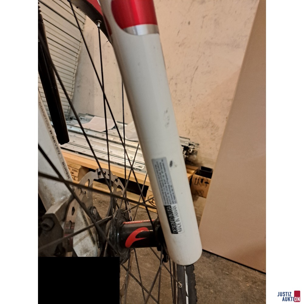 Mountainbike der Marke EYBL
