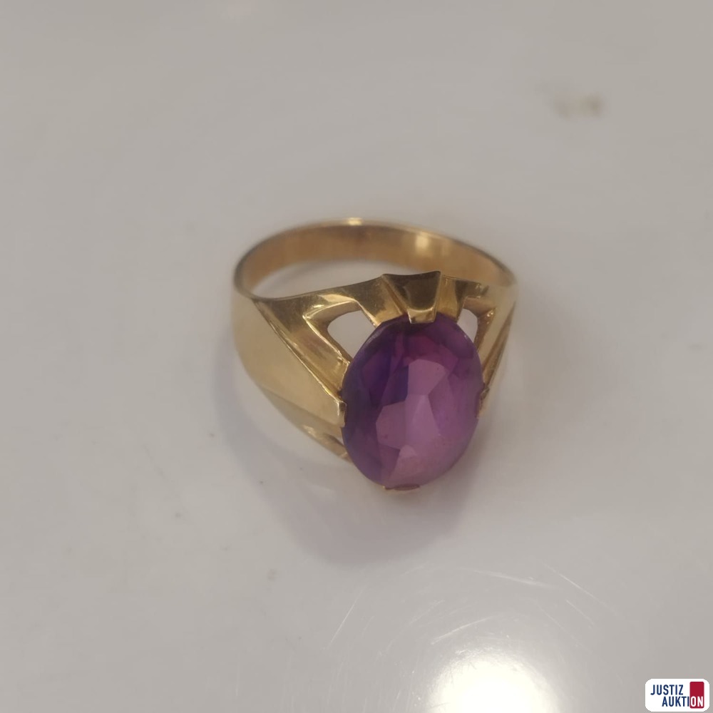 Ring mit Ametyst 5,6 g in 585er Gold