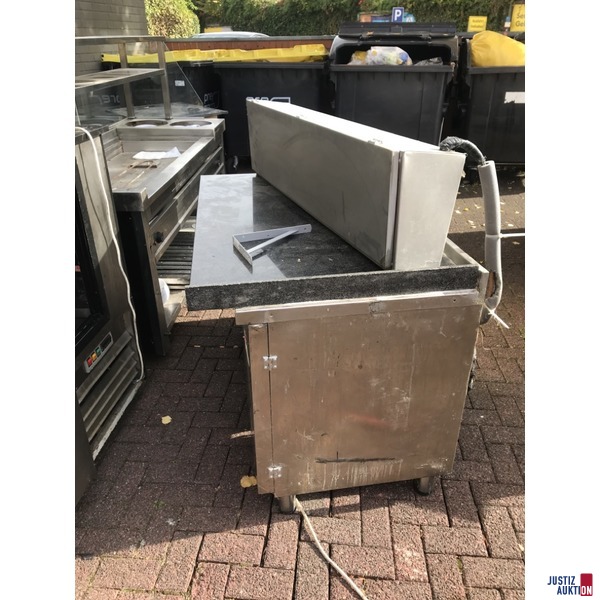 3) Warmwassertheke + Kühlschrank