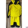 Jacke und Hose hinten