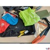 Diverse leere Taschen u.a.