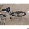 Fahrrad der Marke Specialized - wenig Luft in den Reifen