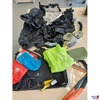 Diverse leere Taschen u.a.