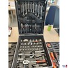 Werkzeugtrolley der Marke Emil-Lux samt diversem Werkzeug