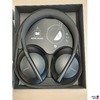 Headphones 700 der Marke Bose