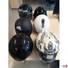 Diverse Motorradhelme