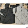 Konvolut an Bekleidung der Marke Adidas