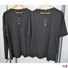 2 Shirts mit Etikett