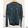 Frontalansicht der Sport Pulloverjacke Zipper