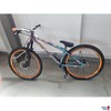 hellblaues Mountainbike