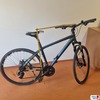 Fahrrad mit Zollstock für Größenverhältnisse