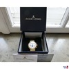 Uhr mit Box