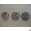 drei 2-Euro-Münzen (Vorderseite)