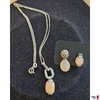 Kette und zwei Ohrringe