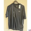 T-Shirt der Marke The Tech Tee in schwarz. Größe L