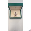 Uhr in Box
