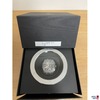 Uhr in Box