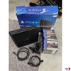 Playstation PS4 mit 3 Kabeln und 20 Spielen