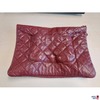 Chanel Schminktasche weinrot - geprägtes Rosenmuster