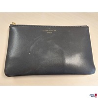 Minit&auml;schchen der Marke Louis Vuitton Farbe&colon; schwarz&comma; mit Zipp - Gebrauchsspuren vorhanden