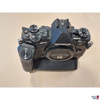 Kamera der Marke Olympus OM-D E-M1 II