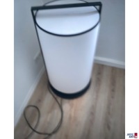 Stehlampe