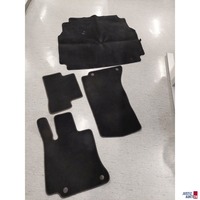 3 Fussmatten&comma; 1 Kofferraummatte f&uuml;r Mercedes Benz leichte Gebrauchsspuren vorhanden
