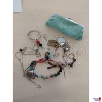 Konvolut bestehend aus diversen Modeschmuck