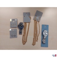 Konvolut von Bijou Brigitte bestehend aus&colon; 2 Armbanduhren 4 vergoldeten Ketten 5 Paar Ohrschmuck vergoldet bzw&period; rhodiniert
