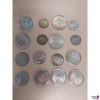 Konvolut &Ouml;sterreich Zweite Republik bestehend aus 16 M&uuml;nzen&comma; dabei 2x Maria Theresien Taler&comma; 2x 5 Euro in Silber&comma; 9x 10 Euro in Silber&comma; 2x 50 ATS in Bimetall&comma; 1x 10 Euro Deutschland 2006