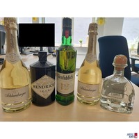 1 Flasche Hendrick&DiacriticalAcute;s GIN 0&comma;7 l u&period;a&period;