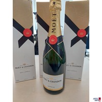 4 Flaschen MOET & CHANDON Champagne Imp&eacute;rial 3 davon in Originalverpackung
