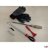 Diverses Werkzeug&comma; Handschuhe&comma; 2 kleine Taschenlampen